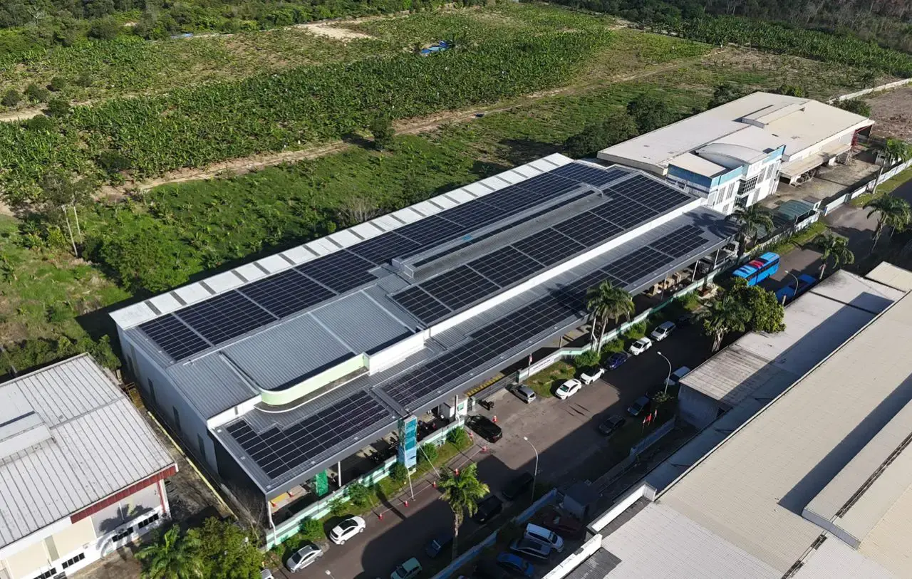 Toward a Carbon-Neutral Future: Ichiplas Commissions Rooftop Solar Array