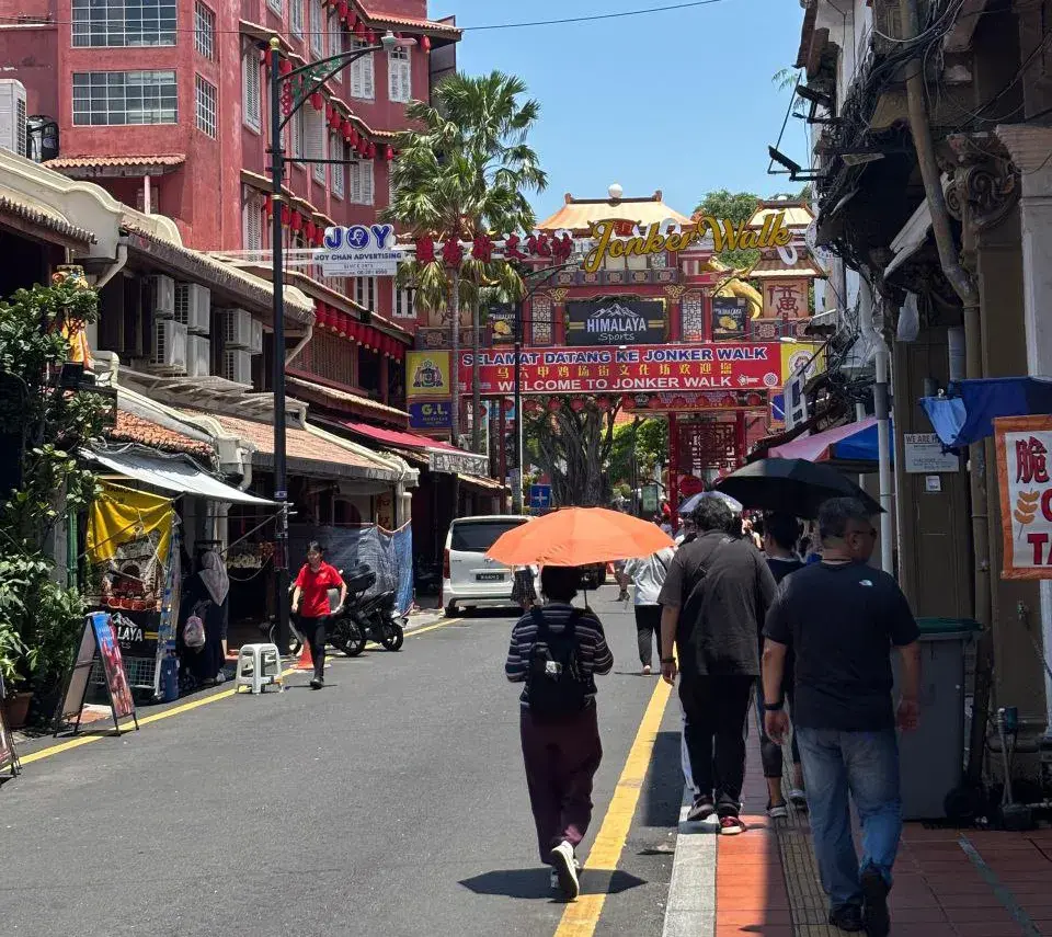 Ichiplas team enjoying desserts at Jonker Street, Malacca
