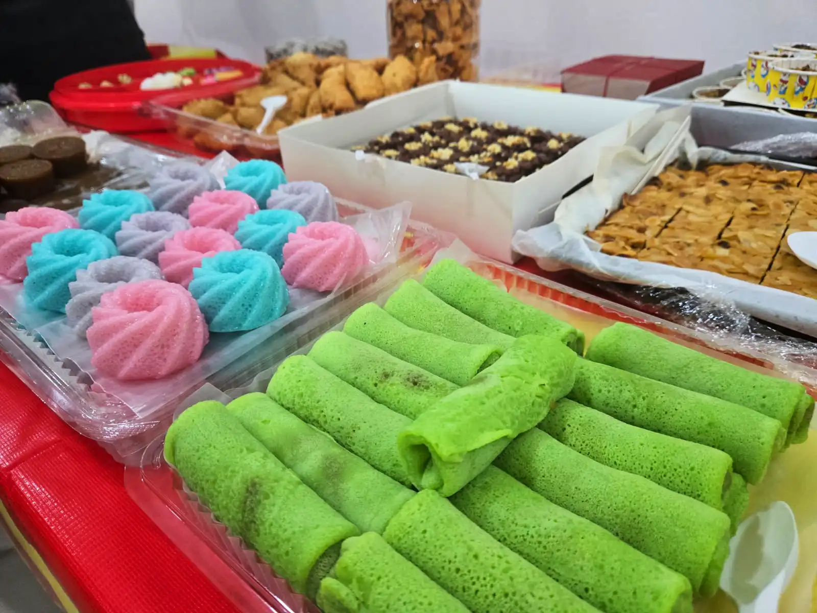 Hari Raya 2025 potluck spread at Ichiplas